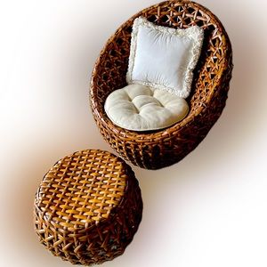 Fabulous Vintage Coastal Honeycomb Rattan Pod Egg Chair & Footstool Rare Pier 1